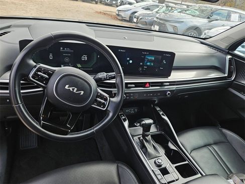 Used 2024 Kia Sorento S image 15
