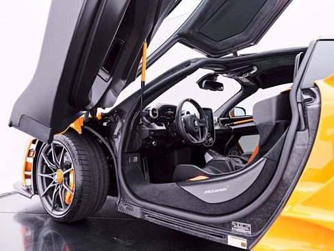 Used 2019 McLaren Senna RWD image 59