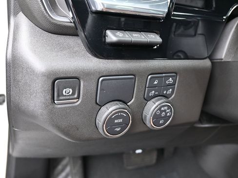 Used 2025 Chevrolet Silverado 1500 High Country w/ Technology Package image 15