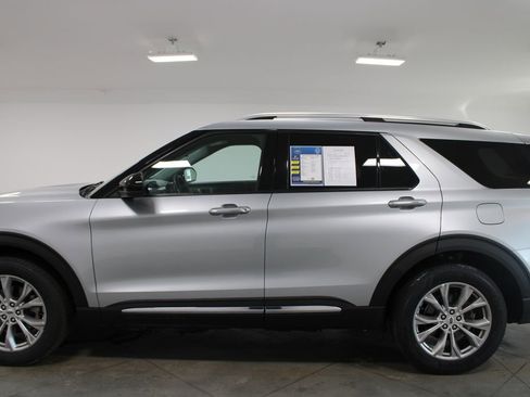 Used 2023 Ford Explorer Limited image 6