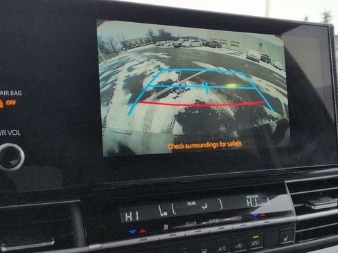 Certified 2025 Toyota Sienna XLE image 22