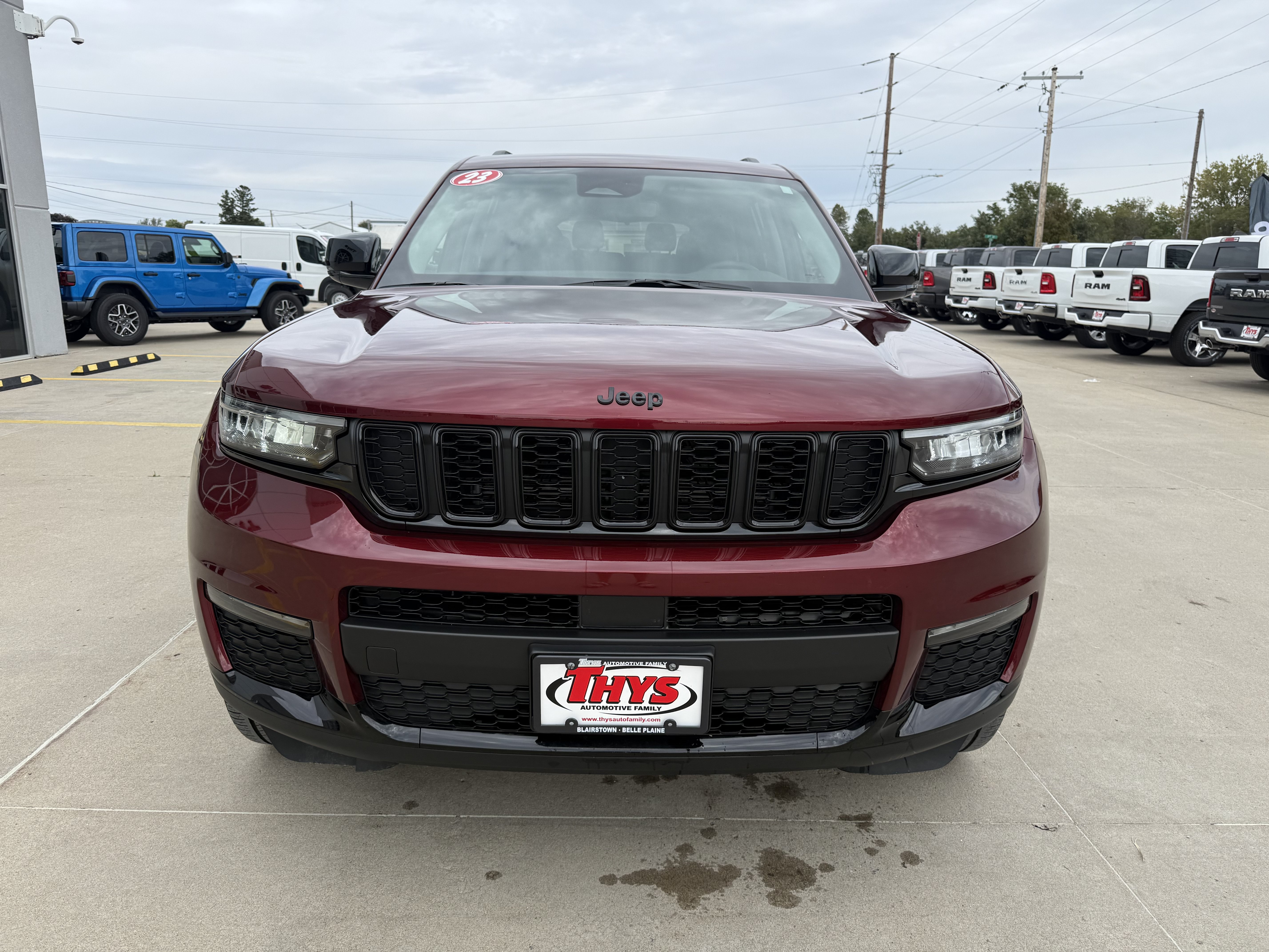 Used 2023 Jeep Grand Cherokee L Limited w/ Black Appearance Package AWD/4WD image 37