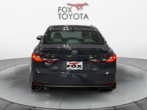 Used 2025 Toyota Camry SE image 5