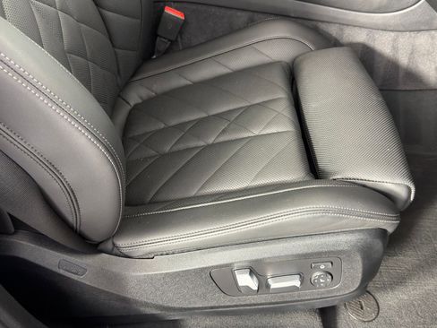 Certified 2024 BMW X6 xDrive40i w/ M Sport Professional Package image 13