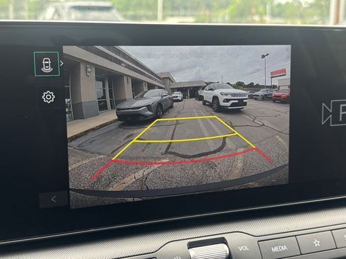Used 2025 Kia K4 FWD image 23