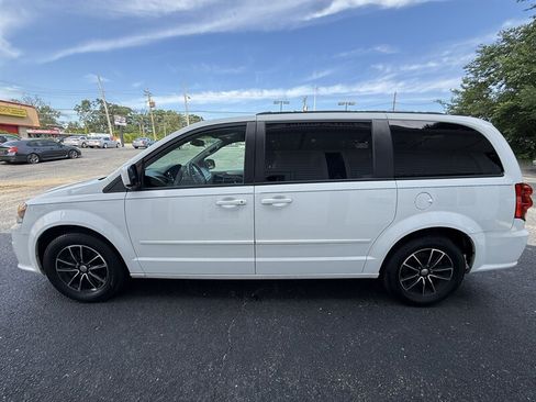 Used 2017 Dodge Grand Caravan GT FWD image 4
