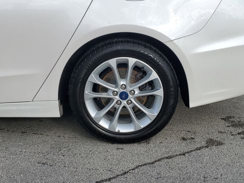 Used 2019 Ford Fusion SE image 31