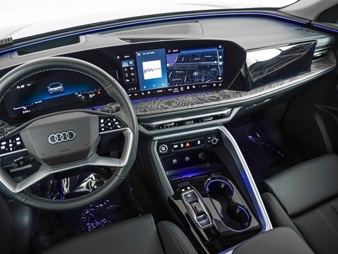 Certified 2025 Audi Q5 Premium w/ Premium Plus AWD/4WD image 14