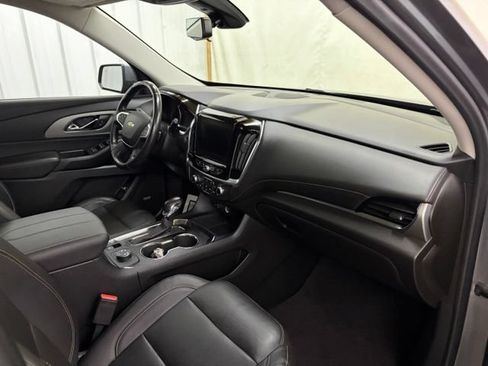 Used 2021 Chevrolet Traverse LT w/ LT Premium Package AWD/4WD image 31