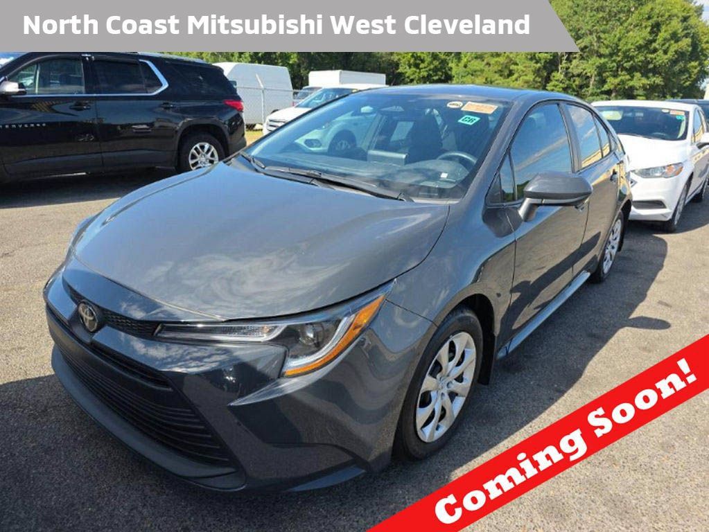 Used 2025 Toyota Corolla LE FWD image 1