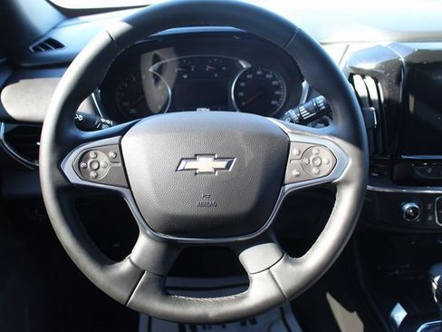 Used 2024 Chevrolet Traverse LT image 17