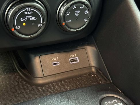 Used 2024 Nissan Z Performance w/ Floor Mat Package image 15