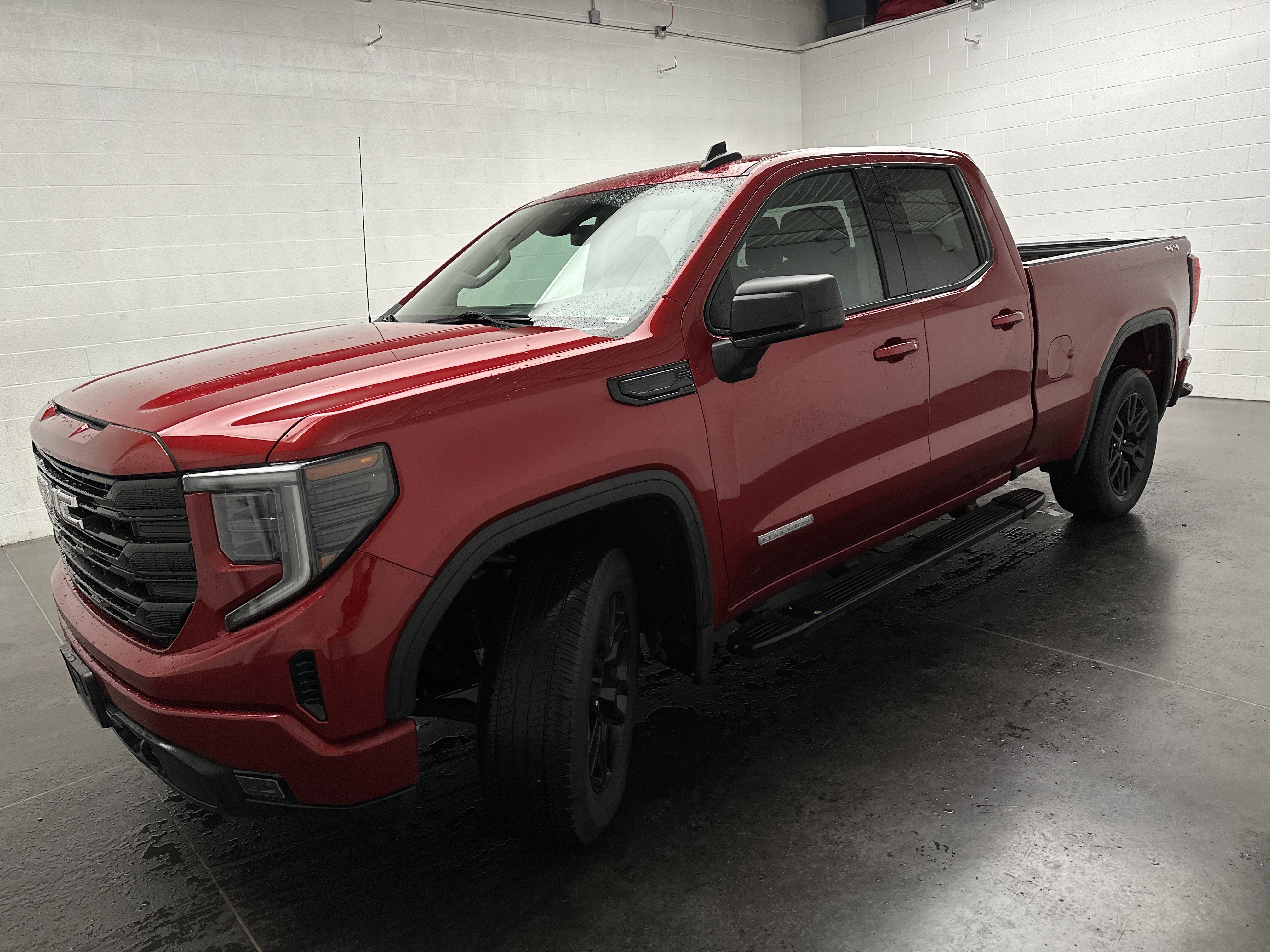 Used 2023 GMC Sierra 1500 Elevation AWD/4WD image 4