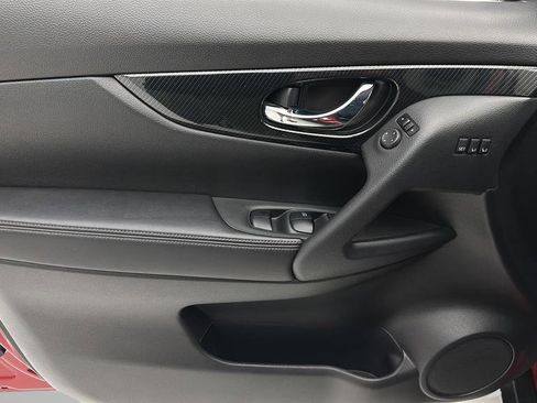 Used 2017 Nissan Rogue SL AWD/4WD image 13