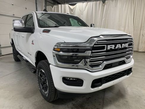 Used 2026 RAM 2500 Laramie AWD/4WD image 13