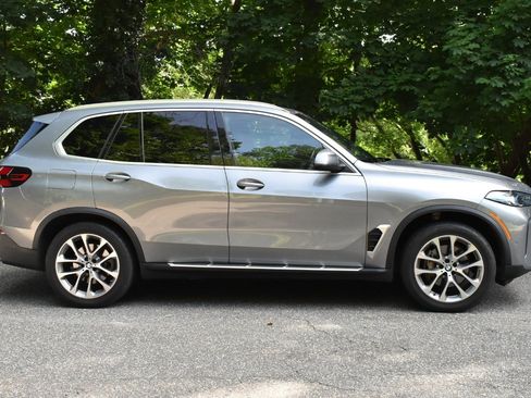 Used 2024 BMW X5 sDrive40i RWD image 9