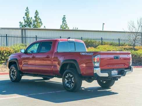 Certified 2023 Toyota Tacoma TRD Off-Road w/ Black Out Package (TMS) AWD/4WD image 11