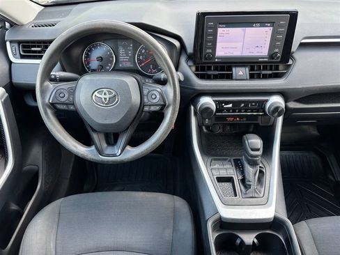 Used 2020 Toyota RAV4 LE FWD image 18