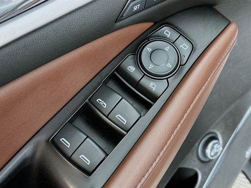 Used 2020 Buick Enclave Avenir w/ Avenir Technology Package image 18