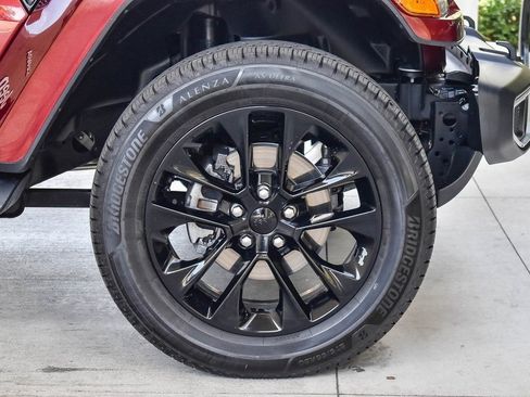 Used 2021 Jeep Wrangler Unlimited Sahara w/ Cold Weather Group image 10