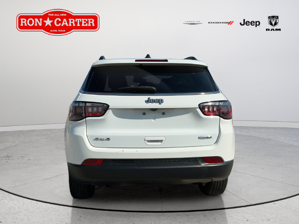 Used 2024 Jeep Compass Latitude AWD/4WD image 5