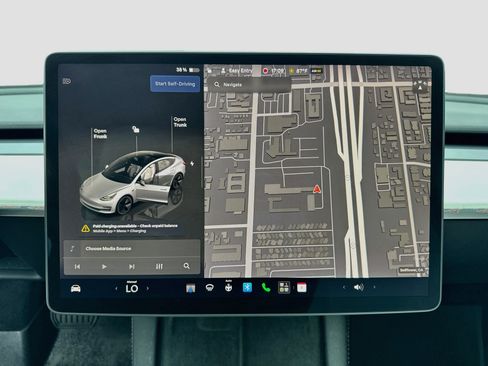 Used 2023 Tesla Model 3 Standard Range RWD image 9