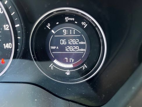 Used 2021 Honda HR-V LX image 9