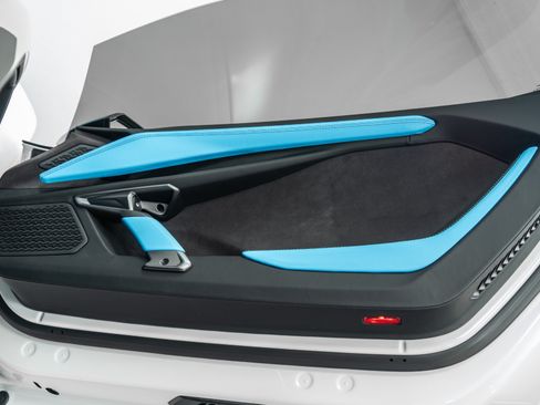 Used 2025 Lamborghini Revuelto AWD/4WD image 44
