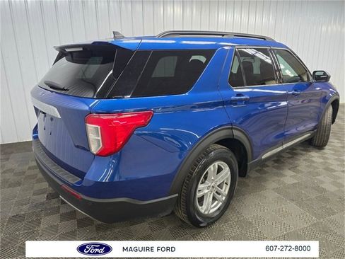 Used 2022 Ford Explorer XLT w/ Equipment Group 202A image 10