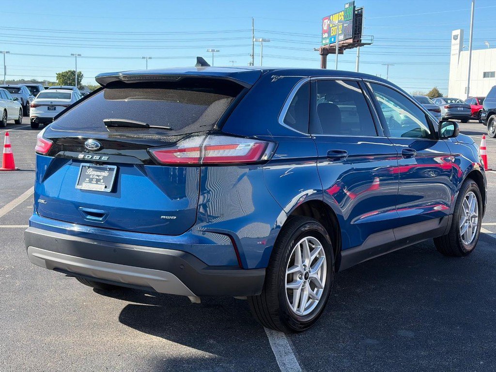 Used 2024 Ford Edge SEL AWD/4WD image 5