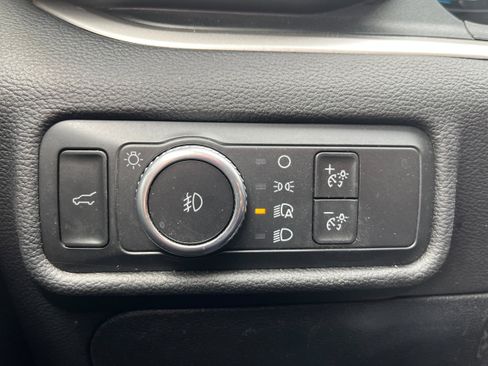 Used 2021 Ford Explorer XLT w/ Equipment Group 202A AWD/4WD image 17