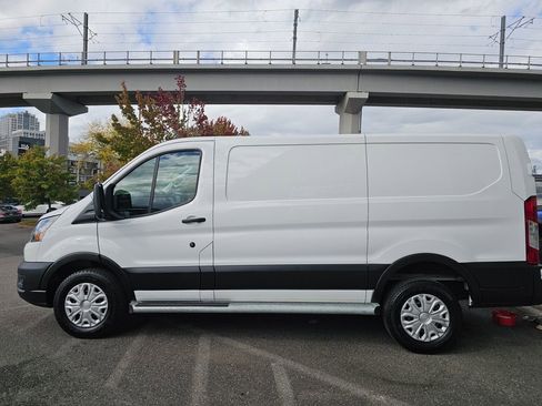 Used 2024 Ford Transit 250 Low Roof w/ Exterior Upgrade Package RWD image 5