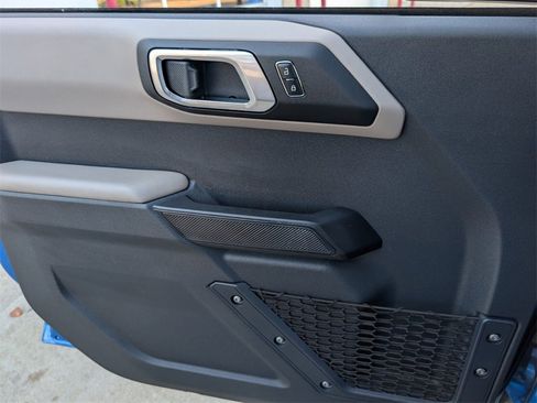 Used 2023 Ford Bronco Big Bend image 10