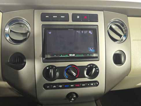 Used 2012 Ford Expedition XLT w/ Leather Seating Pkg image 21