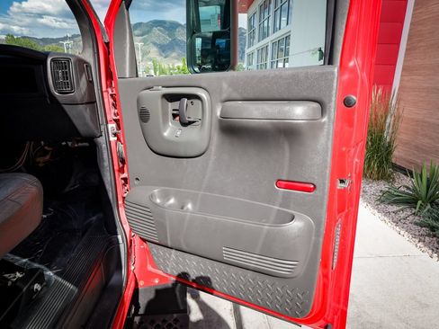 Used 2006 Chevrolet Kodiak C4500 2WD Crew Cab image 24
