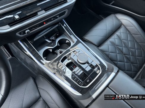 Used 2025 BMW X7 xDrive40i w/ M Sport Package AWD/4WD image 21