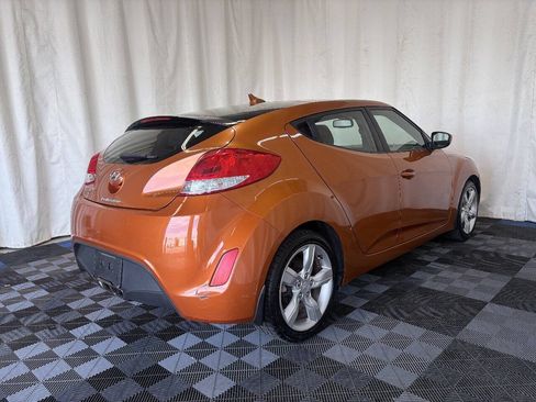 Used 2013 Hyundai Veloster FWD image 6