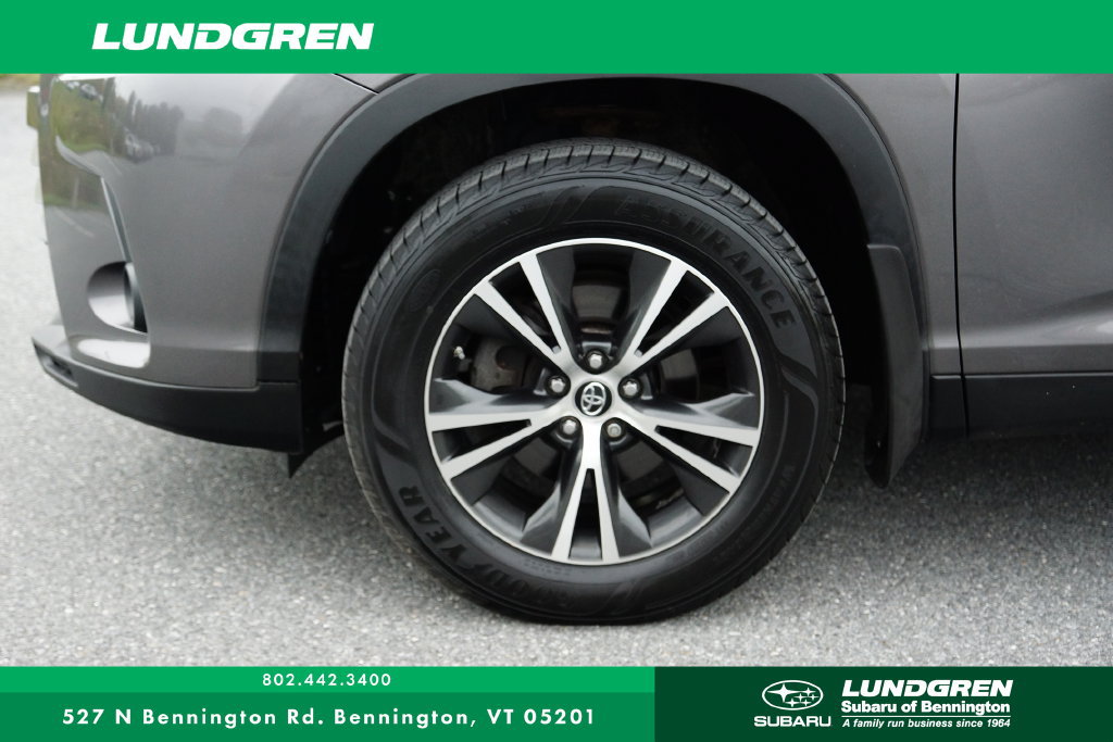Used 2019 Toyota Highlander LE AWD/4WD image 36