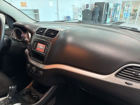 Used 2017 Dodge Journey SE FWD image 25