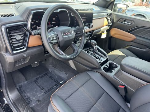 Used 2025 GMC Canyon AT4 w/ Nightfall Edition AWD/4WD image 17