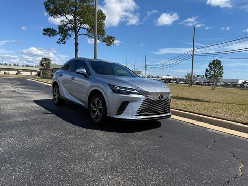 Used 2025 Lexus RX 350 FWD w/ Technology Package image 4