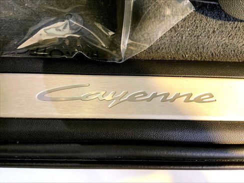 Certified 2026 Porsche Cayenne AWD/4WD image 19