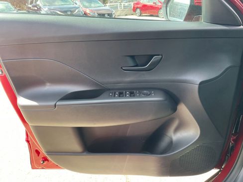 Used 2025 Hyundai Kona SEL image 18