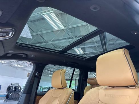 Used 2025 Jeep Grand Cherokee Summit AWD/4WD image 10