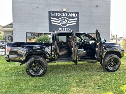Used 2019 Toyota Tacoma Limited AWD/4WD image 27