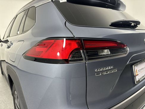 Used 2022 Toyota Corolla Cross XLE image 30