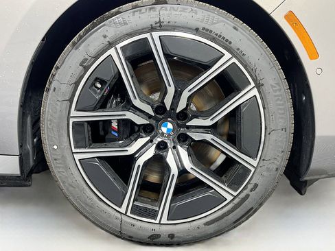 New 2025 BMW i7 xDrive60 image 34