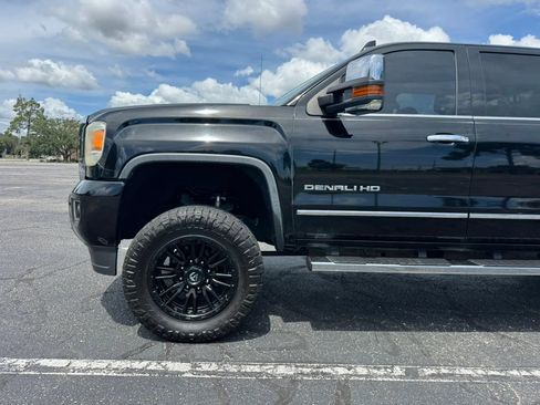Used 2015 GMC Sierra 2500 Denali w/ Duramax Plus Package AWD/4WD image 11