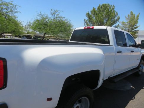 Used 2017 GMC Sierra 3500 2WD Crew Cab w/ Sierra Convenience Package image 10