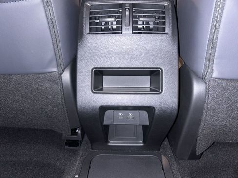 New 2025 Mitsubishi Outlander SE image 13